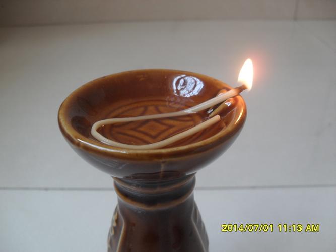 油灯为什么要拨灯芯，油灯为什么点一下就灭掉了-第3张图片-屿企百科网