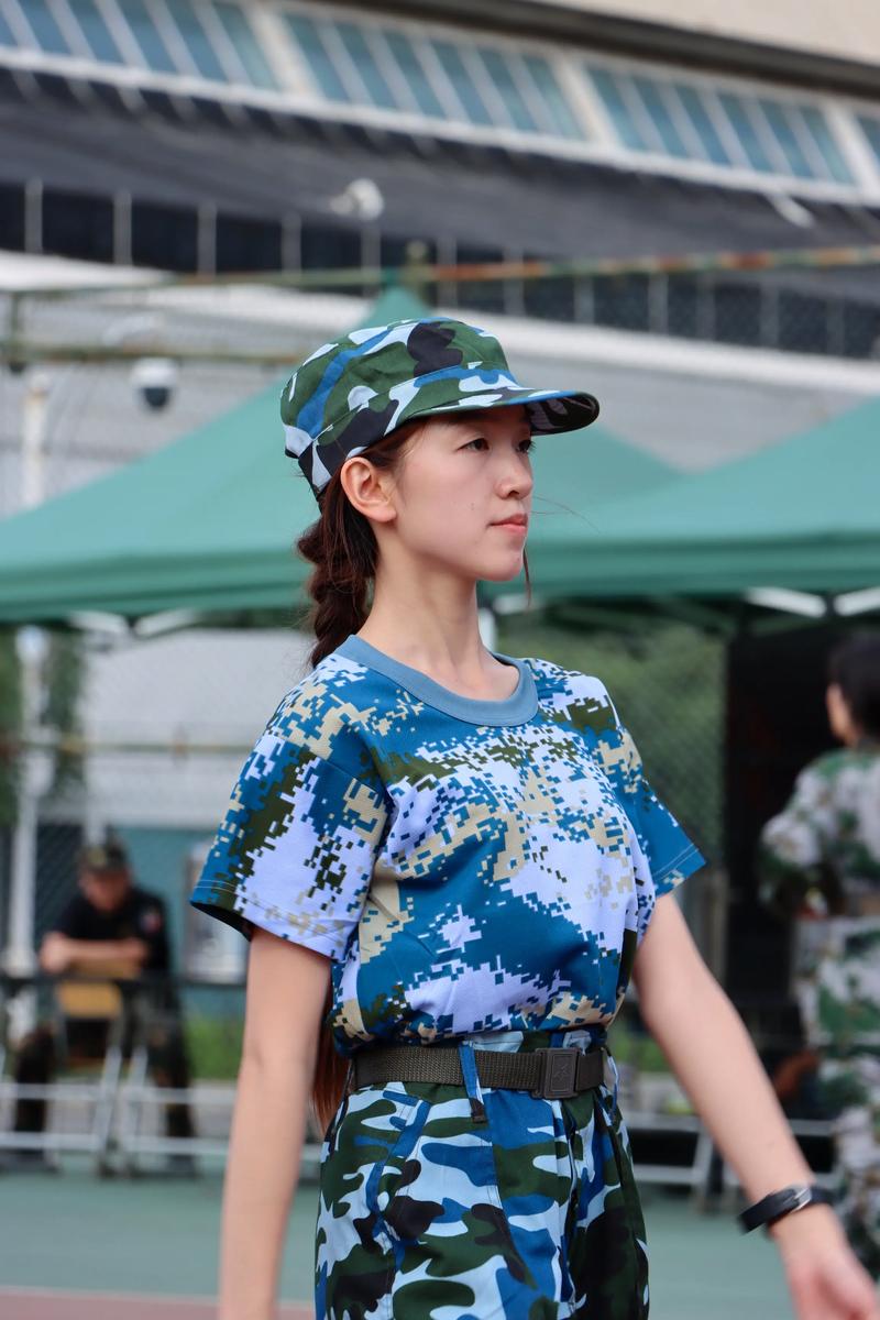 军训服为什么有蓝色和绿色，军训服为什么是蓝色的？-第4张图片-屿企百科网