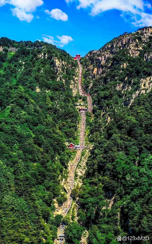 泰山风景名胜区十八盘，泰山十八盘风景图片？-第4张图片-屿企百科网