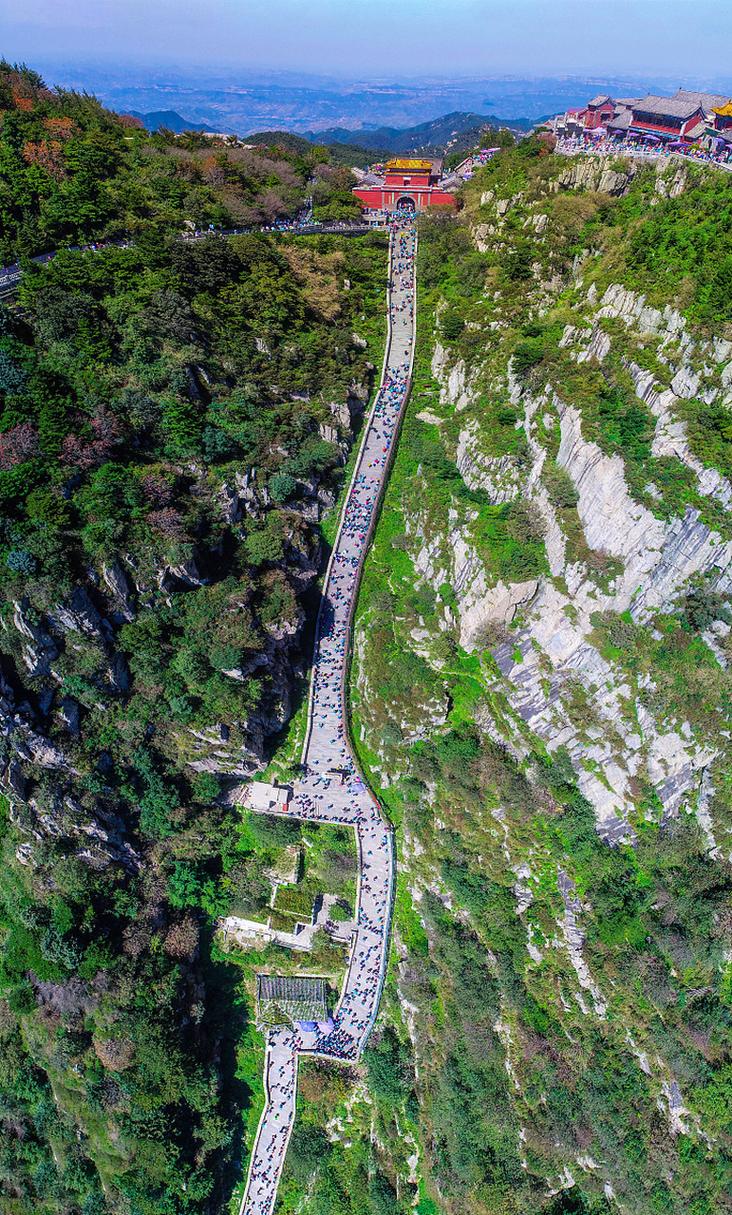 泰山风景名胜区十八盘，泰山十八盘风景图片？-第8张图片-屿企百科网