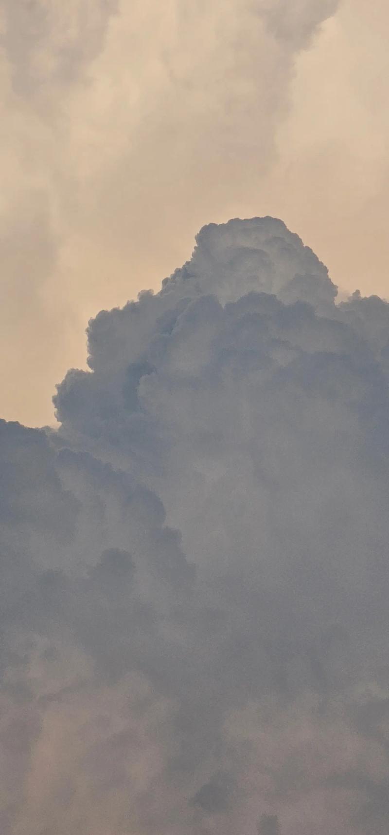 云为什么有白有黑，云为啥有白色和乌云？-第1张图片-屿企百科网