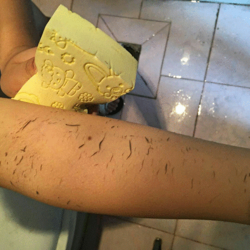 搓澡搓下来的泥是什么东西，搓澡搓出的泥到底是什么？-第2张图片-屿企百科网