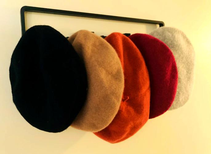 毛呢贝雷帽怎么洗，贝雷帽毛呢帽好看还是皮帽好看？-第4张图片-屿企百科网