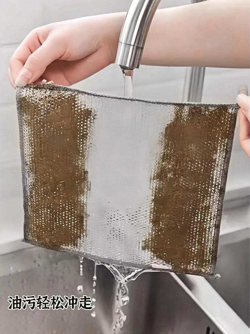 含金属丝面料可以干洗吗？含金属丝的面料如何熨烫？-第6张图片-屿企百科网