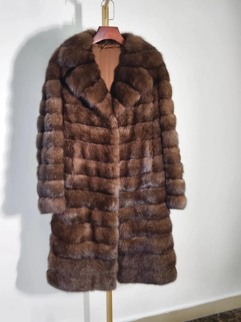 买貂皮大衣为何建议黑色，貂皮大衣黑色的好还是彩色的好？-第6张图片-屿企百科网