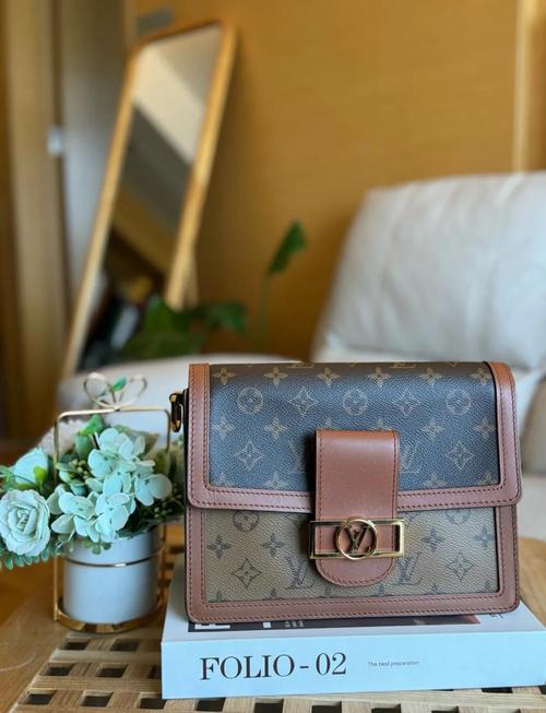 lv达芙妮小号有链条吗，lv达芙妮小号里面有拉链吗?？-第2张图片-屿企百科网