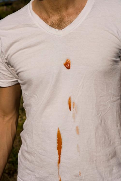 白衣服上沾了番茄酱用什么能洗掉,白衣服沾到番茄酱怎么洗?-第2张图片-屿企百科网 白衣服上沾了番茄酱用什么能洗掉,白衣服沾到番茄酱怎么洗?-第2张图片-屿企百科网