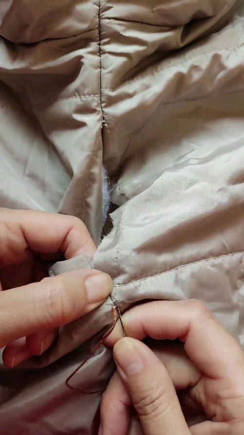 毛衣开线了能送去裁缝店吗？毛衣开线了怎么缝？-第4张图片-屿企百科网