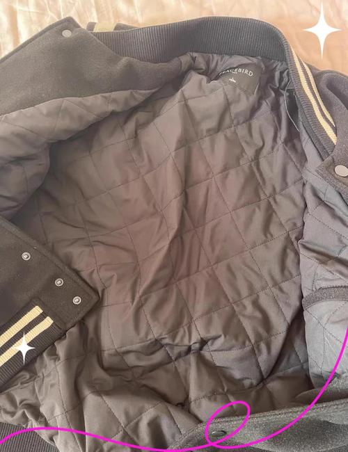 棒球服袖子掉皮是质量不好吗，棒球服pu袖子烂了能补吗？-第1张图片-屿企百科网