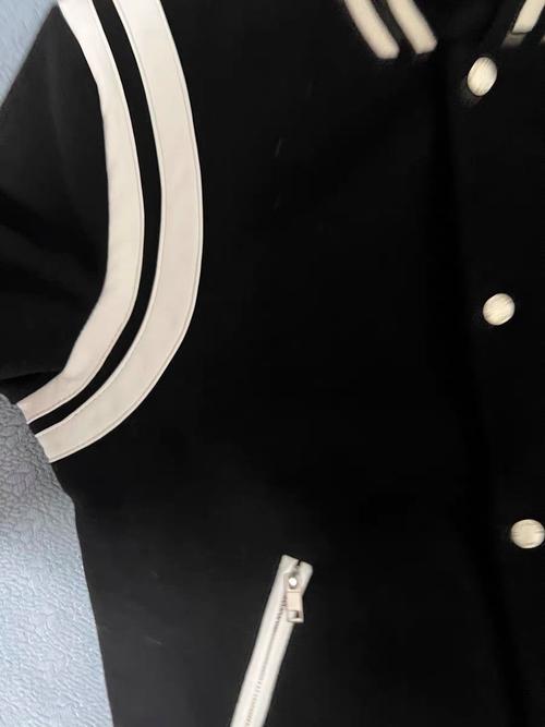 棒球服袖子掉皮是质量不好吗，棒球服pu袖子烂了能补吗？-第6张图片-屿企百科网