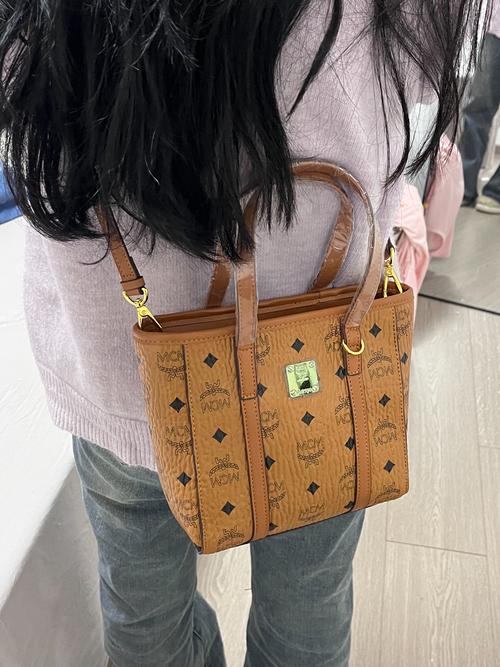 mcm菜篮子代购一般多少钱？mcm菜篮子1000以内能买到正品吗？-第1张图片-屿企百科网