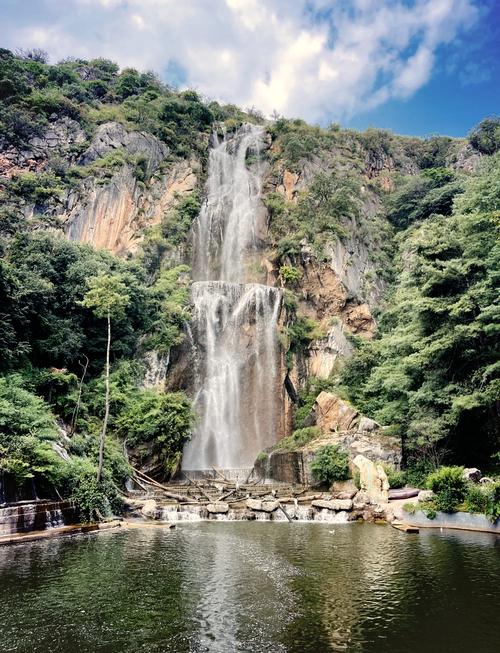 昆明最近的旅游景点，昆明最近的旅游景点有哪些