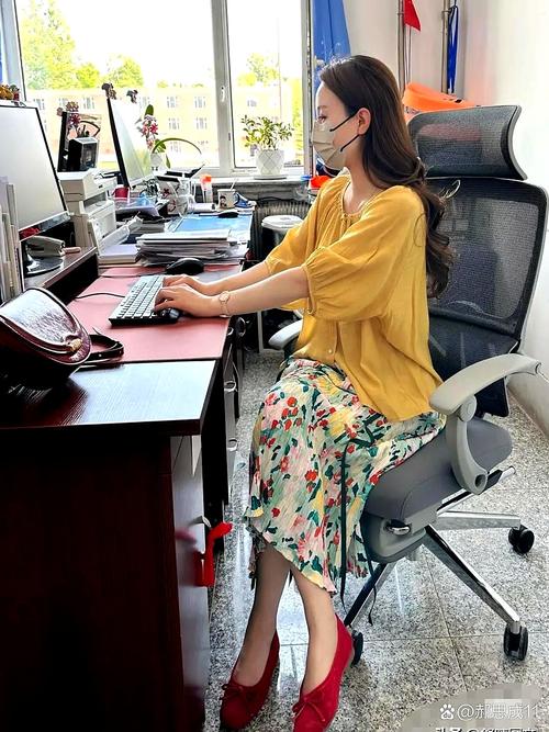 暻字取名的含义是什么，銂字取名有什么含义-第1张图片-屿企百科网