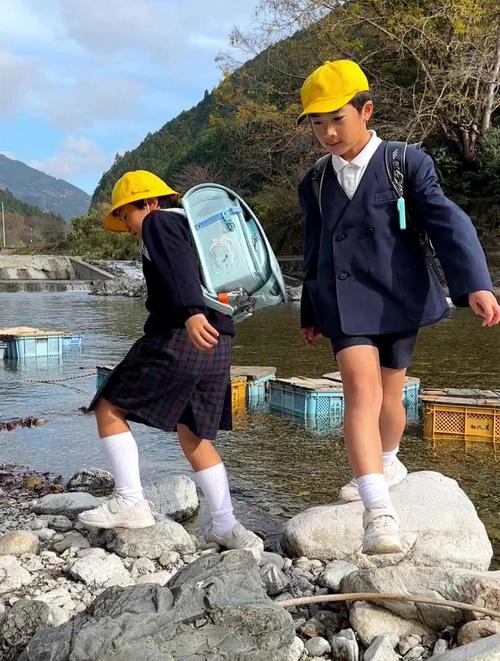 日本的小孩冬天穿短裤是为什么，日本冬天小朋友穿短裤？-第5张图片-屿企百科网