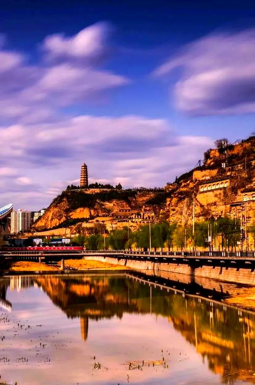 陕西延安旅游必去前十景点，陕西延安旅游景点大全-第4张图片-屿企百科网