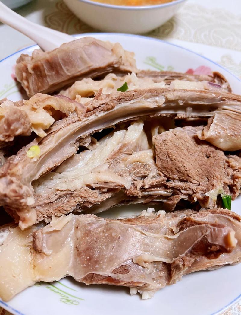 羊肉去膻味的最佳方法？羊肉去膻味的最佳方法孜然羊肉？