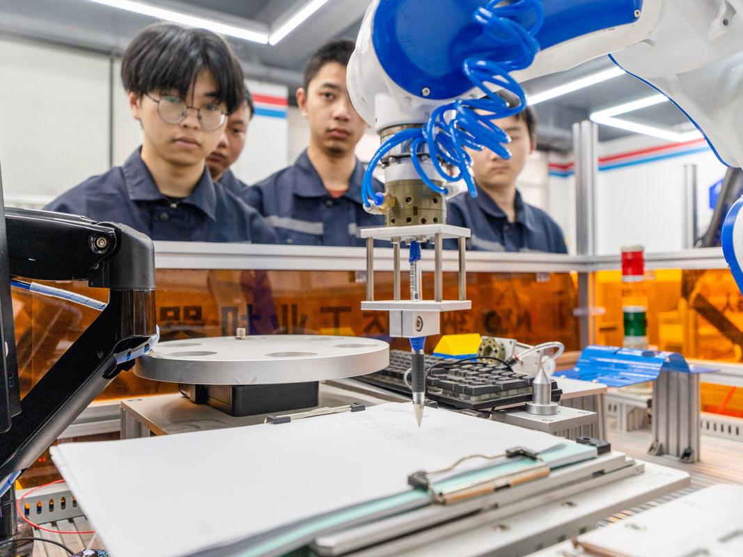 自动化专业适合男生学吗，就业方向是什么，自动化专业男生多还是女生多-第4张图片-屿企百科网