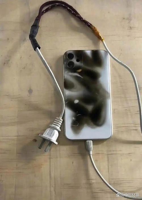 为什么充完电一定要拔掉充电器，充电器长期不拔会爆炸吗？充电器用完拔还是不拔？-第2张图片-屿企百科网