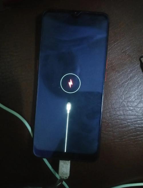 为什么充完电一定要拔掉充电器，充电器长期不拔会爆炸吗？充电器用完拔还是不拔？-第4张图片-屿企百科网