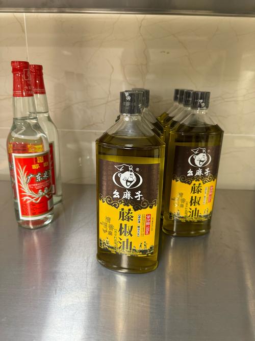 藤椒油食用方法，藤椒油食用方法大全-第1张图片-屿企百科网